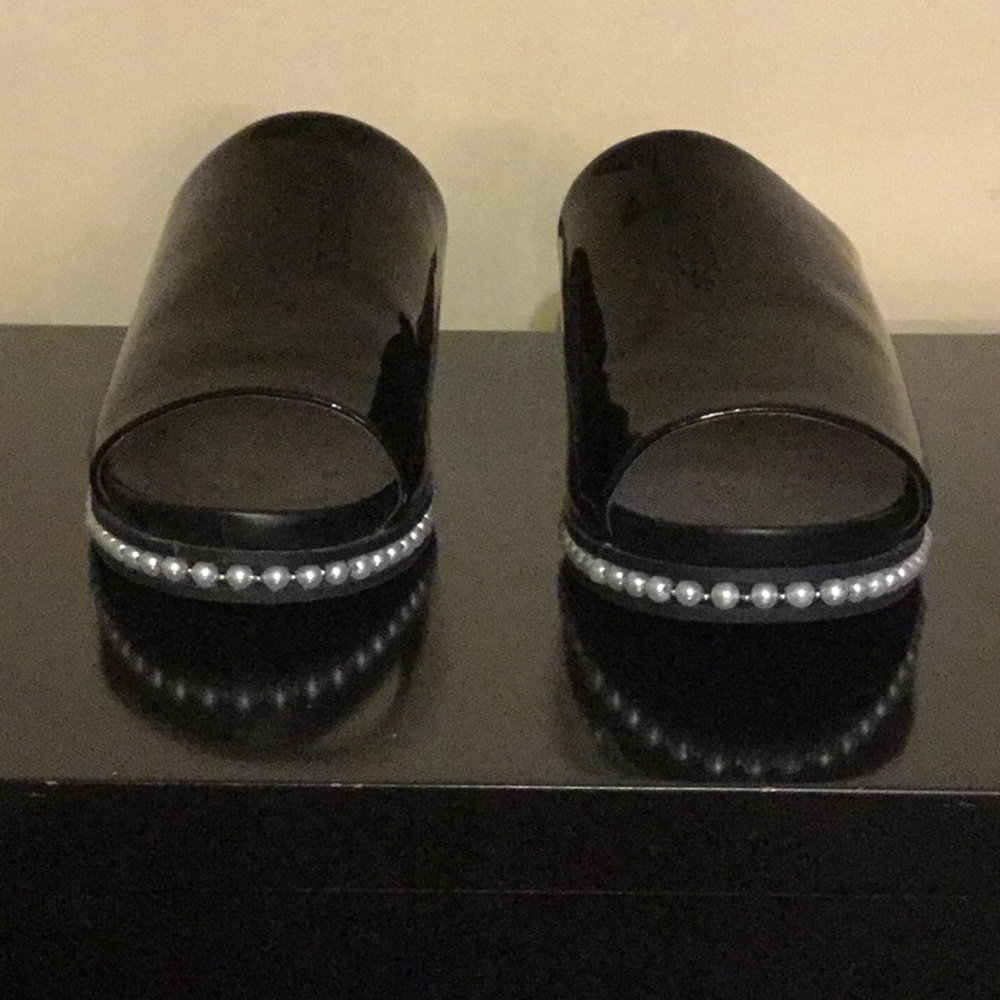 Patent leather slides